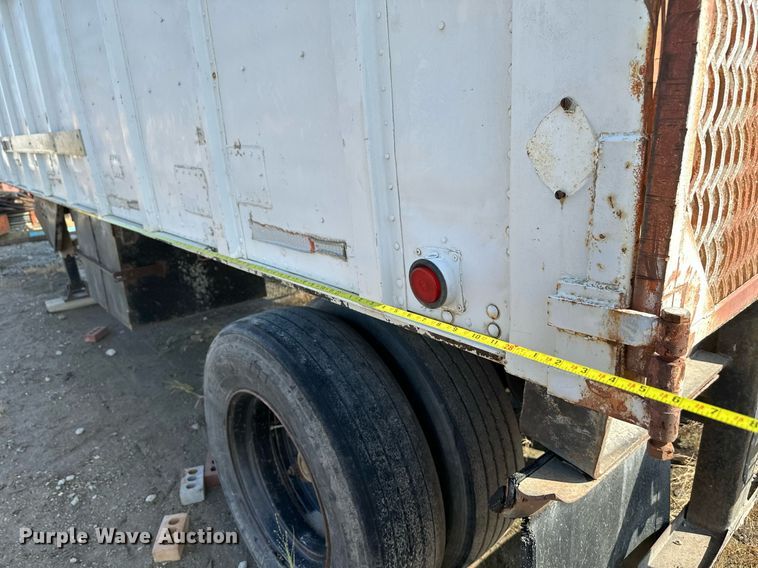 image for item NX9714 1971 Trailmobile A31A-1SAW  dry van trailer