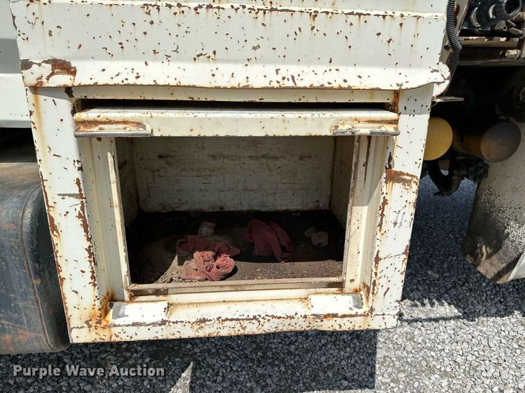 image for item NX9715 1998 Ford F8000  crane truck