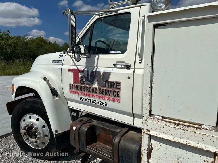 image for item NX9715 1998 Ford F8000  crane truck
