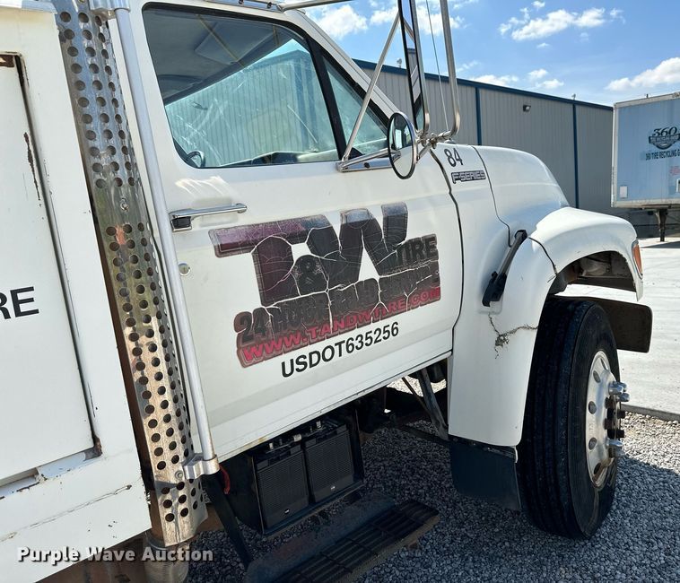 image for item NX9715 1998 Ford F8000  crane truck