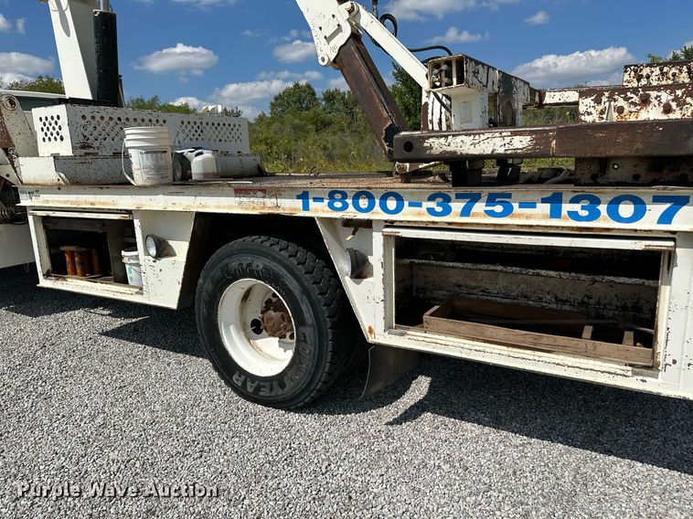 image for item NX9715 1998 Ford F8000  crane truck