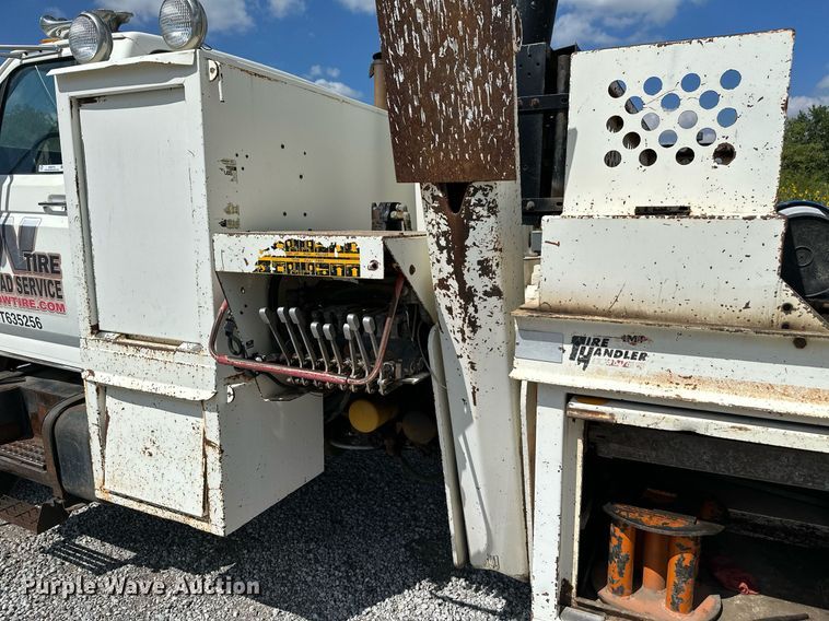 image for item NX9715 1998 Ford F8000  crane truck