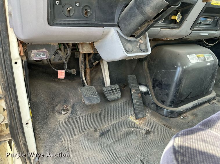 image for item NX9715 1998 Ford F8000  crane truck