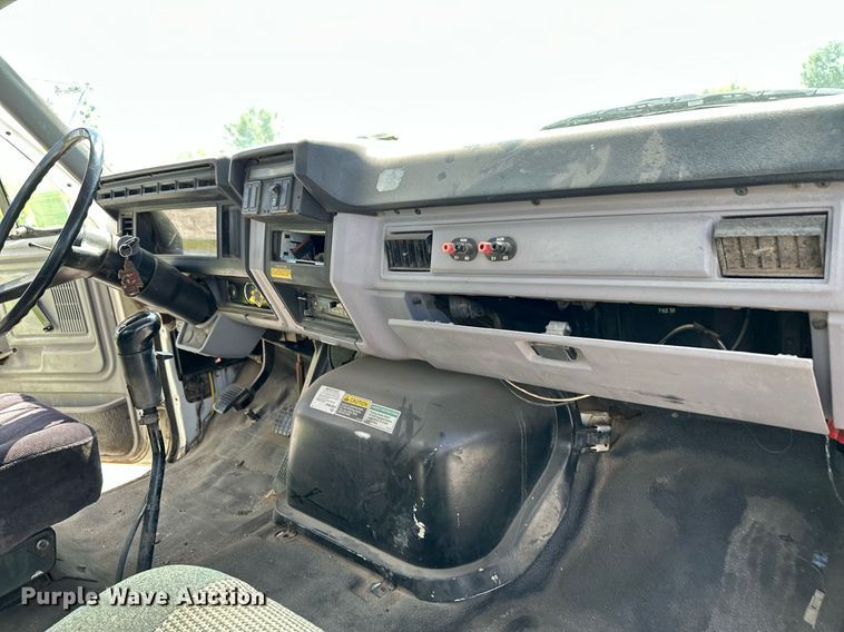 image for item NX9715 1998 Ford F8000  crane truck