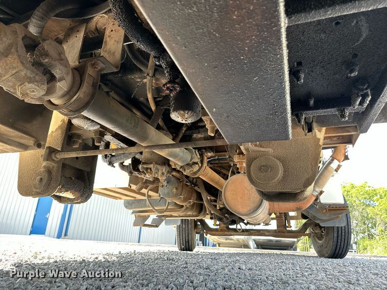 image for item NX9715 1998 Ford F8000  crane truck