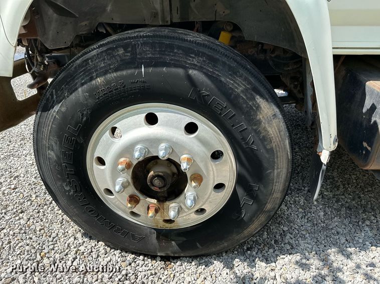 image for item NX9715 1998 Ford F8000  crane truck