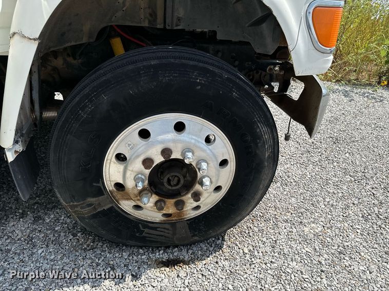 image for item NX9715 1998 Ford F8000  crane truck