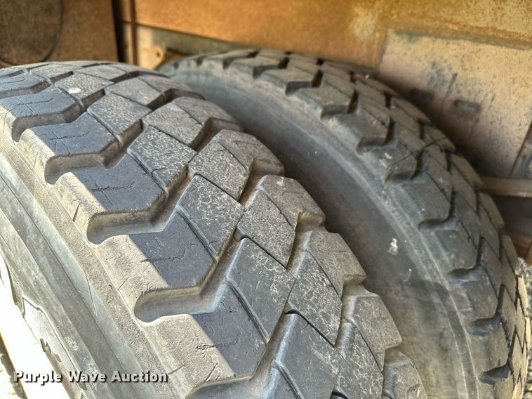 image for item NX9715 1998 Ford F8000  crane truck