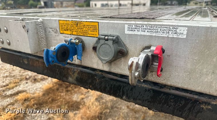 image for item OC9481 2006 Utility  flatbed trailer