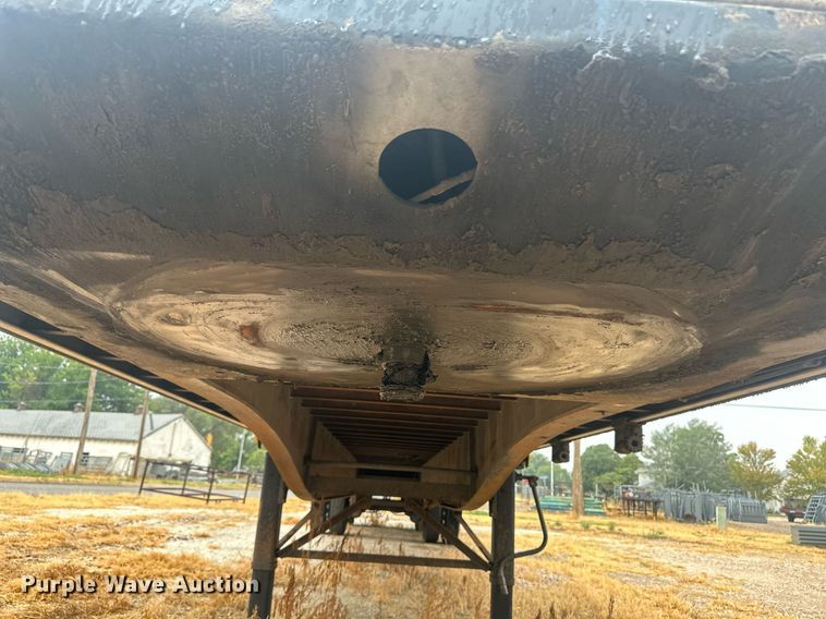 image for item OC9481 2006 Utility  flatbed trailer