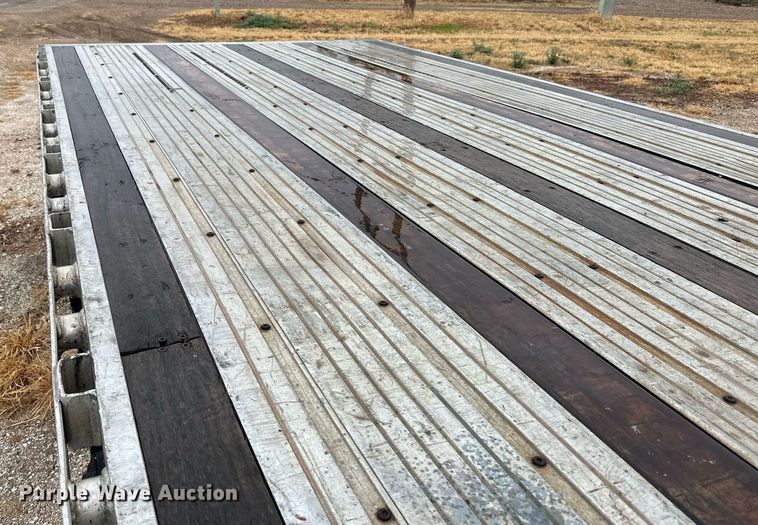 image for item OC9481 2006 Utility  flatbed trailer