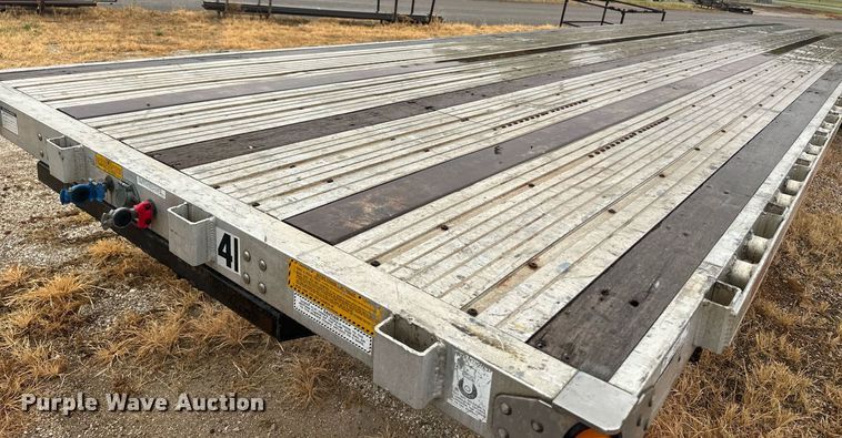 image for item OC9481 2006 Utility  flatbed trailer