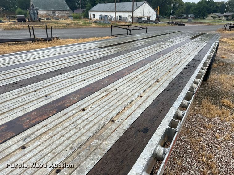 image for item OC9481 2006 Utility  flatbed trailer