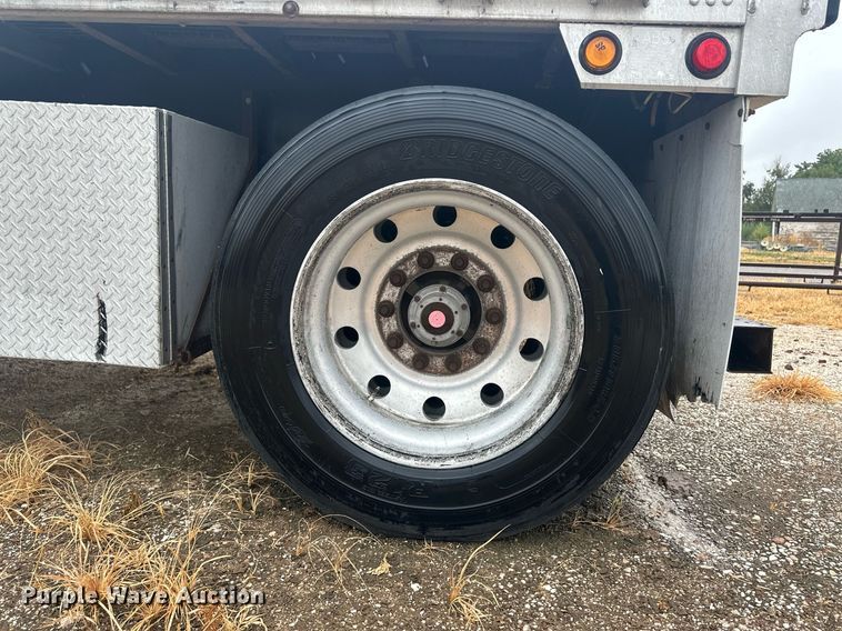 image for item OC9481 2006 Utility  flatbed trailer