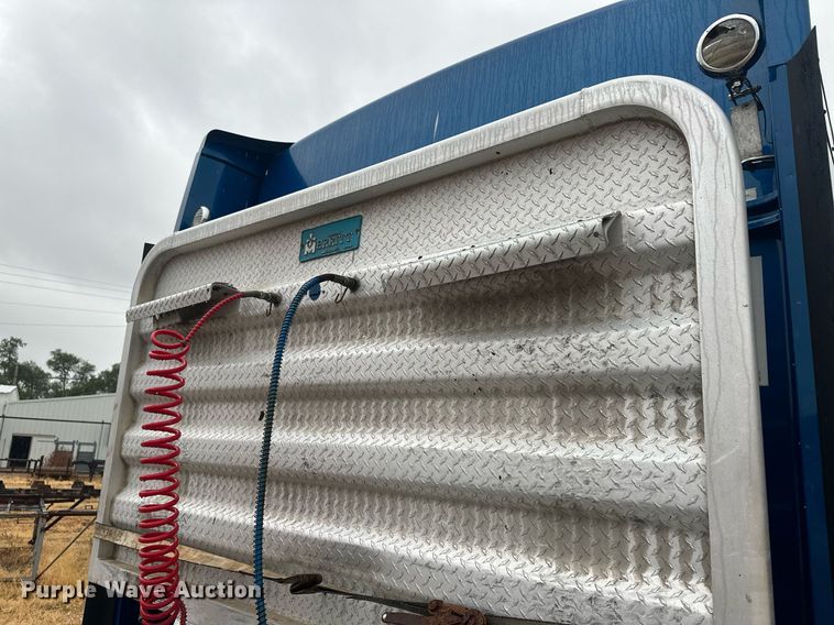 image for item OC9482 2012 Kenworth T600  semi truck