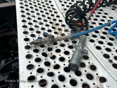 image for item OC9482 2012 Kenworth T600  semi truck