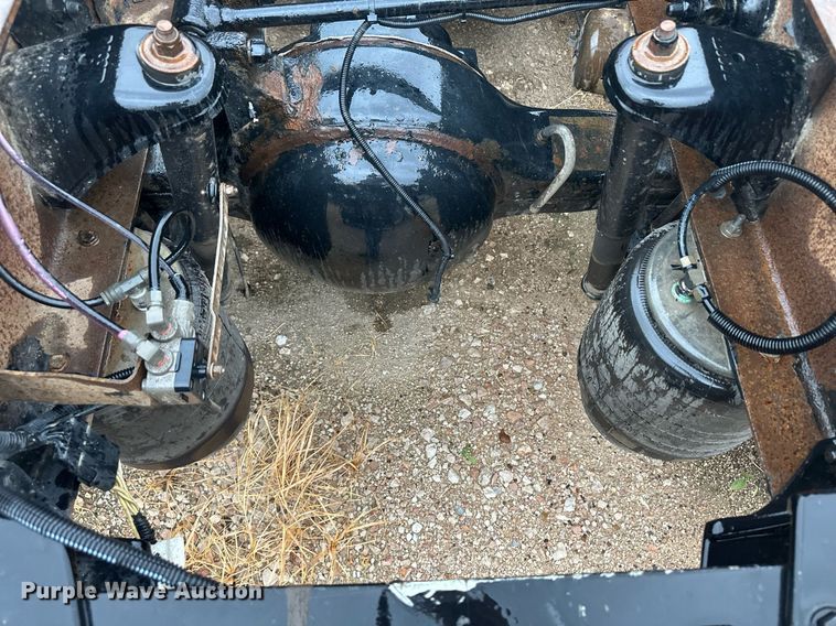 image for item OC9482 2012 Kenworth T600  semi truck