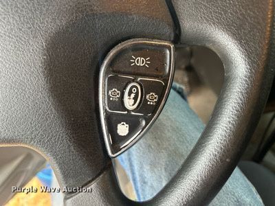 image for item OC9482 2012 Kenworth T600  semi truck