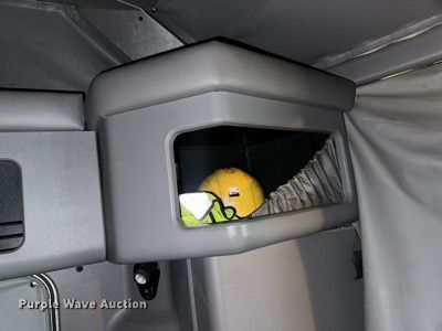 image for item OC9482 2012 Kenworth T600  semi truck