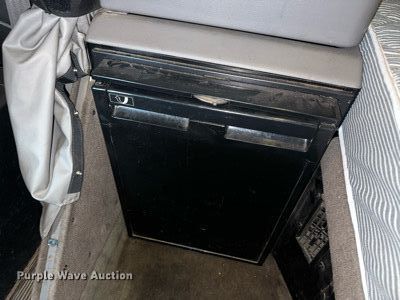 image for item OC9482 2012 Kenworth T600  semi truck