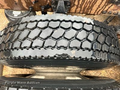 image for item OC9482 2012 Kenworth T600  semi truck