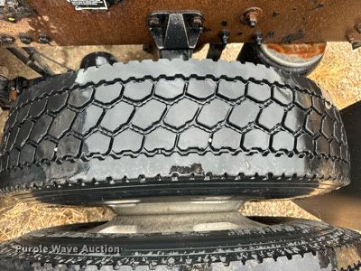 image for item OC9482 2012 Kenworth T600  semi truck