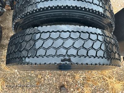 image for item OC9482 2012 Kenworth T600  semi truck