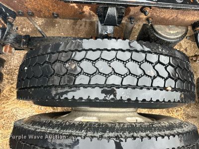 image for item OC9482 2012 Kenworth T600  semi truck