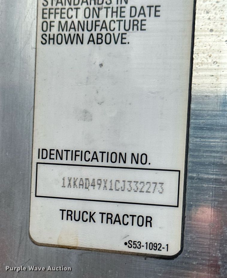 image for item OC9482 2012 Kenworth T600  semi truck