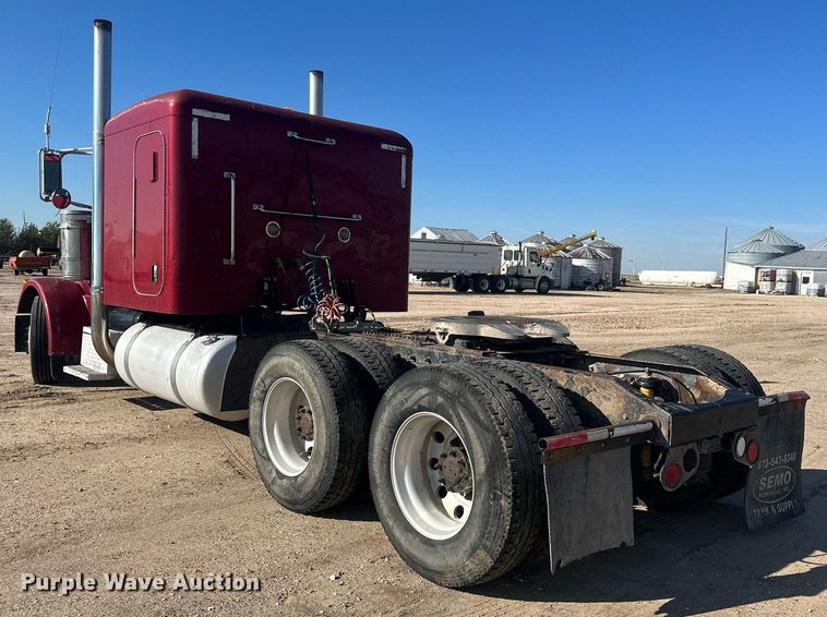 image for item OC9489 2005 Peterbilt 378  semi truck
