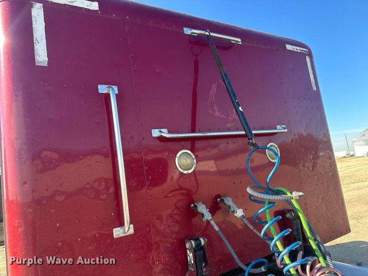 image for item OC9489 2005 Peterbilt 378  semi truck