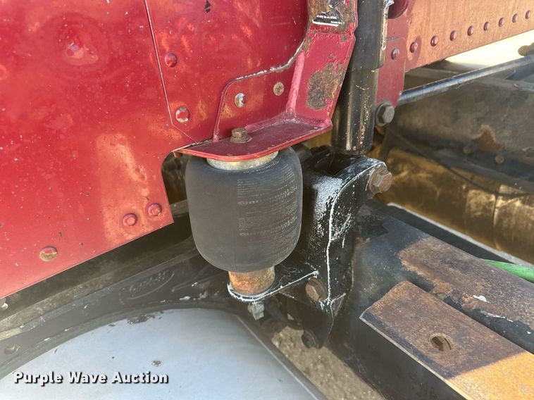 image for item OC9489 2005 Peterbilt 378  semi truck