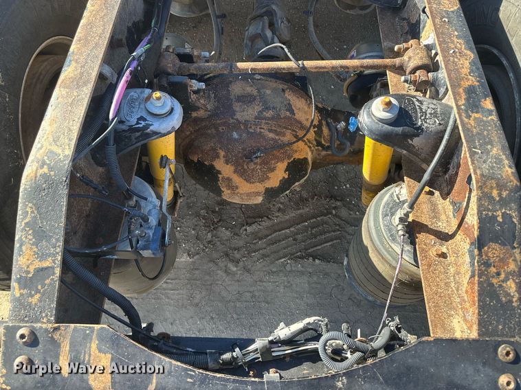 image for item OC9489 2005 Peterbilt 378  semi truck