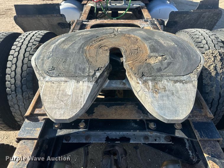 image for item OC9489 2005 Peterbilt 378  semi truck