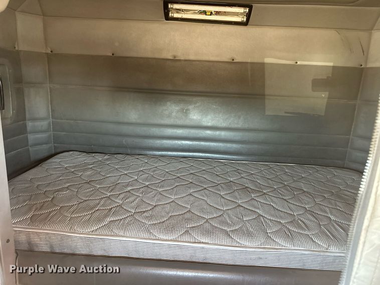 image for item OC9489 2005 Peterbilt 378  semi truck