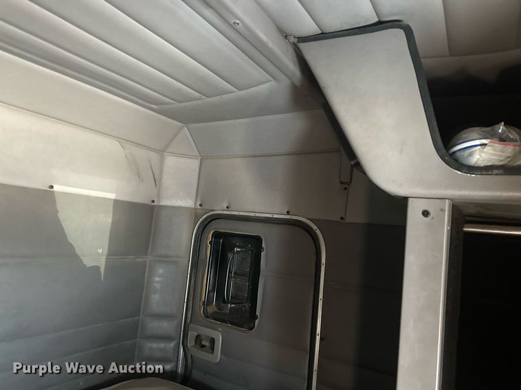 image for item OC9489 2005 Peterbilt 378  semi truck