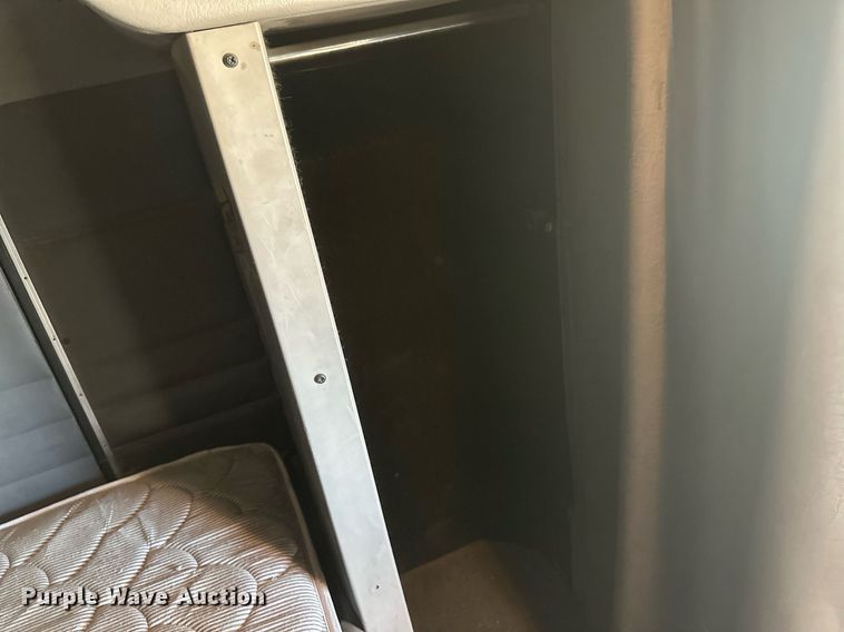 image for item OC9489 2005 Peterbilt 378  semi truck