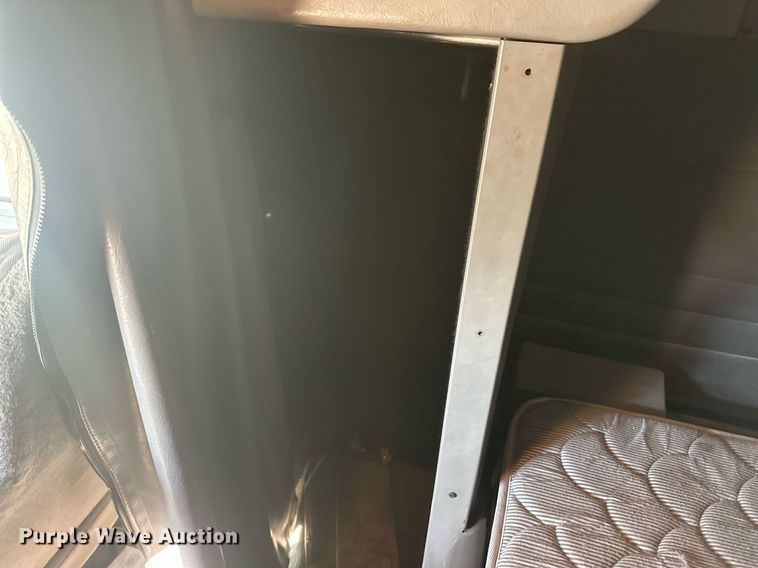 image for item OC9489 2005 Peterbilt 378  semi truck