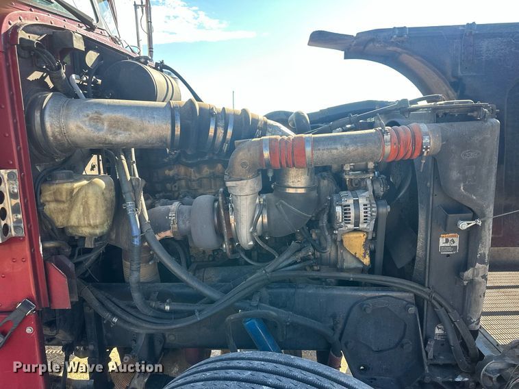 image for item OC9489 2005 Peterbilt 378  semi truck