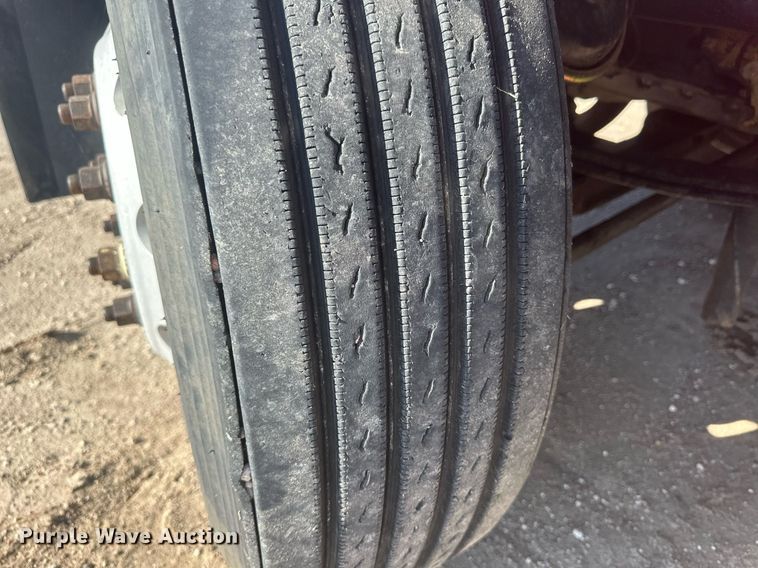 image for item OC9489 2005 Peterbilt 378  semi truck