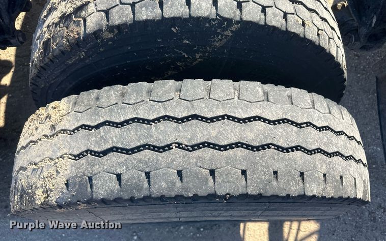 image for item OC9489 2005 Peterbilt 378  semi truck