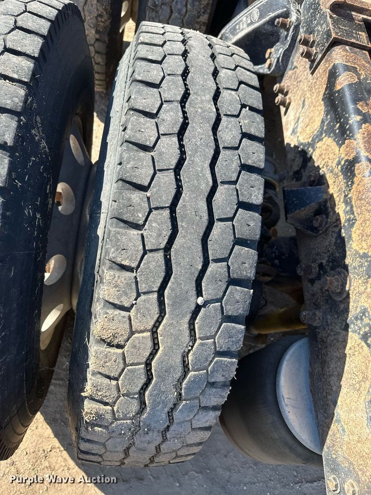 image for item OC9489 2005 Peterbilt 378  semi truck