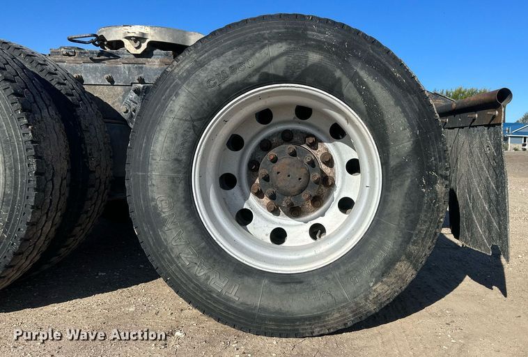 image for item OC9489 2005 Peterbilt 378  semi truck