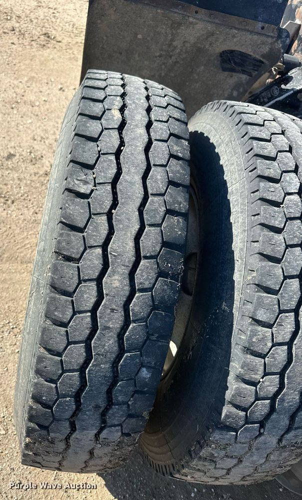 image for item OC9489 2005 Peterbilt 378  semi truck