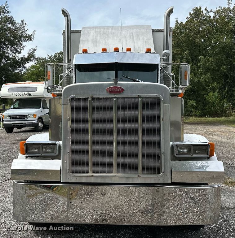 image for item OG9243 1988 Peterbilt 379  semi truck