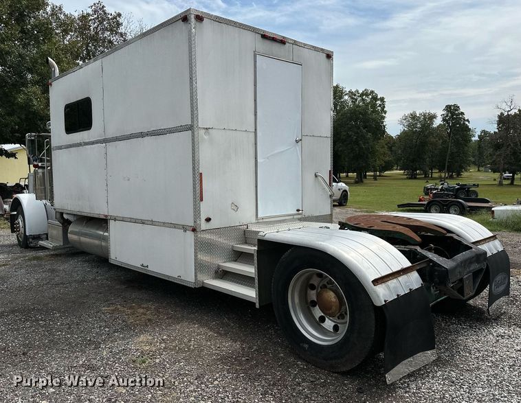 image for item OG9243 1988 Peterbilt 379  semi truck