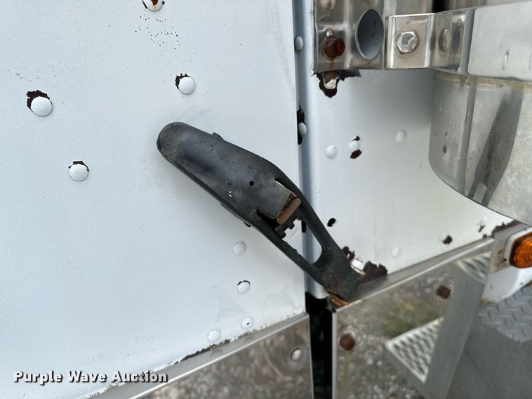 image for item OG9243 1988 Peterbilt 379  semi truck