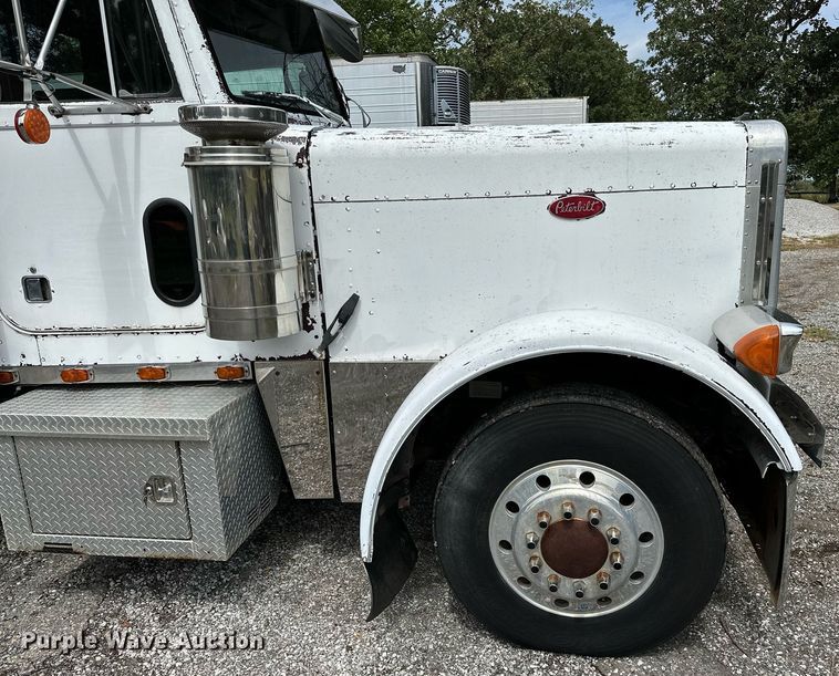 image for item OG9243 1988 Peterbilt 379  semi truck
