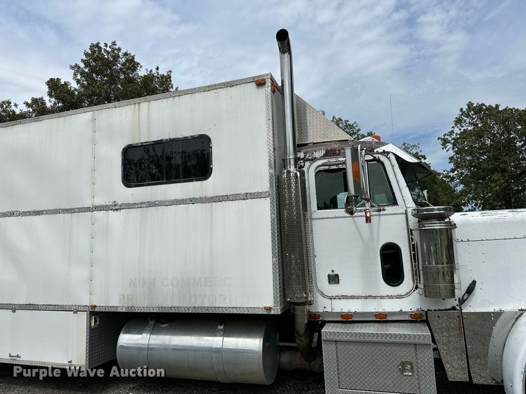 image for item OG9243 1988 Peterbilt 379  semi truck