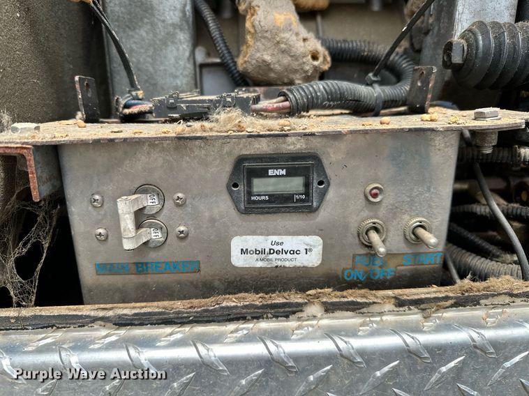 image for item OG9243 1988 Peterbilt 379  semi truck